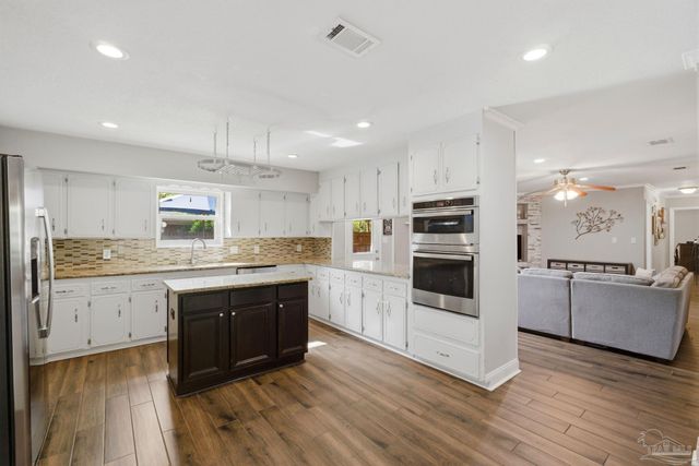 1131 Northbrook Dr, Pensacola, FL 32504