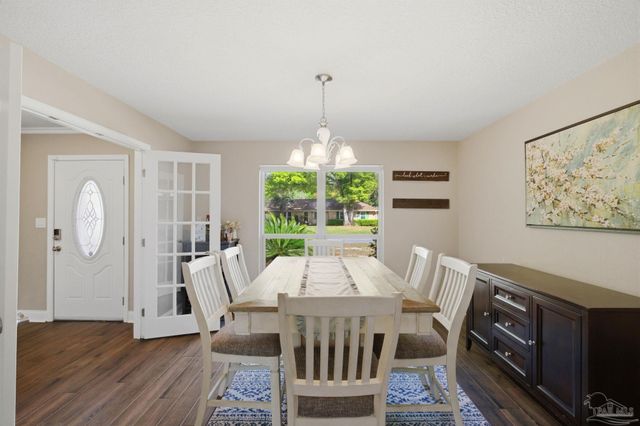 1131 Northbrook Dr, Pensacola, FL 32504