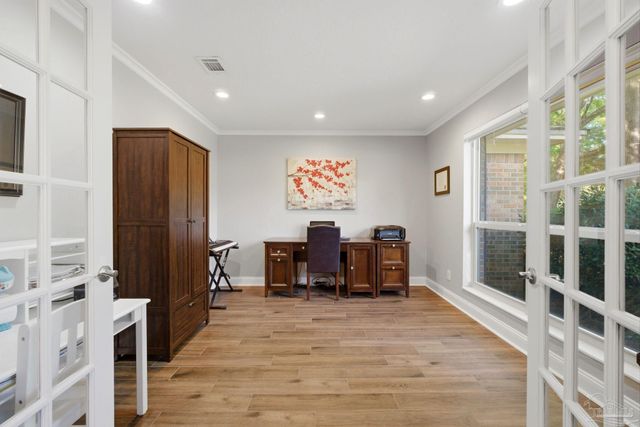 1131 Northbrook Dr, Pensacola, FL 32504