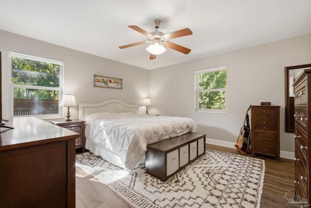 1131 Northbrook Dr, Pensacola, FL 32504