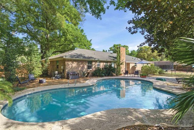 1131 Northbrook Dr, Pensacola, FL 32504