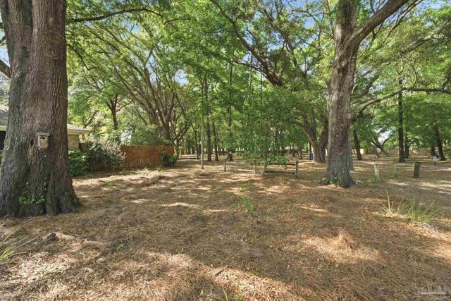 1131 Northbrook Dr, Pensacola, FL 32504