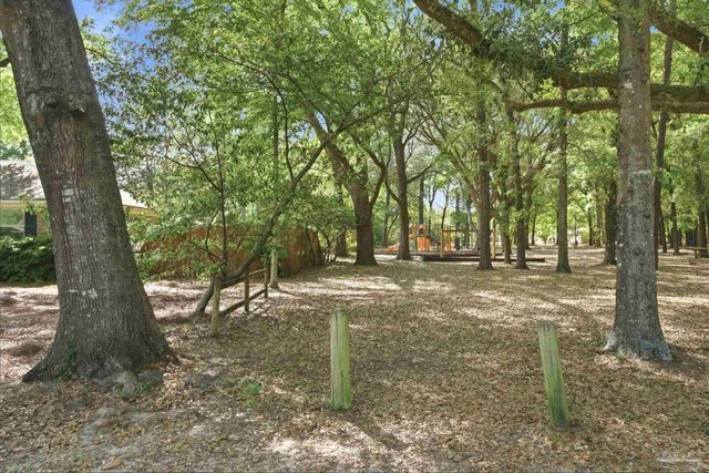 1131 Northbrook Dr, Pensacola, FL 32504