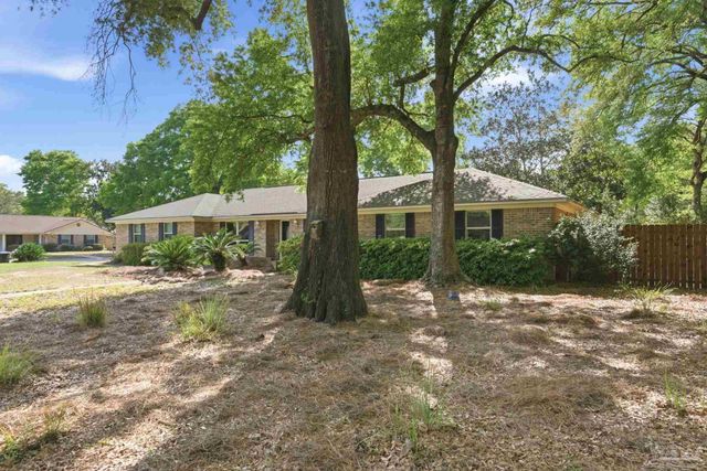1131 Northbrook Dr, Pensacola, FL 32504