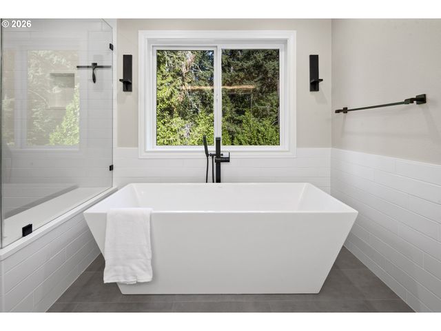 8525 Sw 181ST Ave, Beaverton, OR 97007
