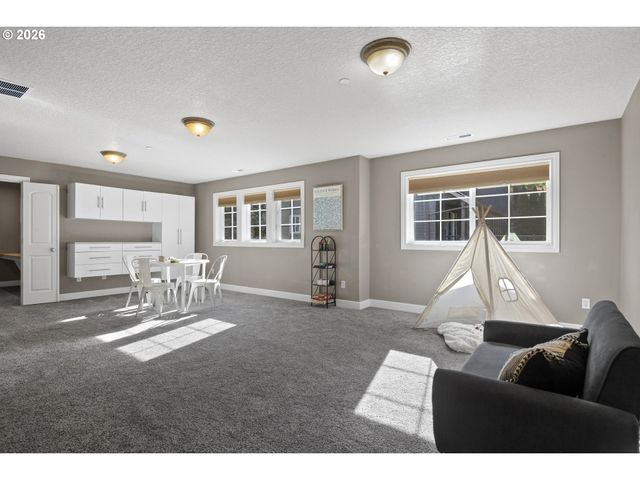8525 Sw 181ST Ave, Beaverton, OR 97007