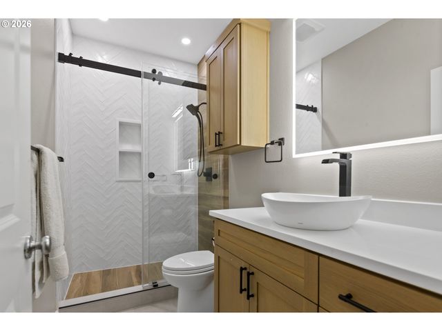 8525 Sw 181ST Ave, Beaverton, OR 97007