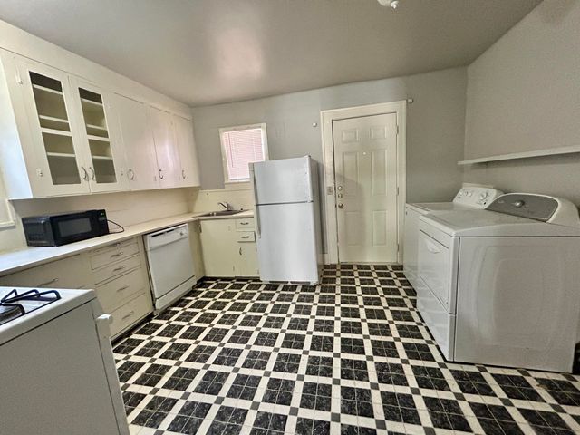 2122 16th Street, Front, Lubbock, TX 79401