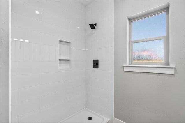 3304 Tree Top Drive, Medford, OR 97504