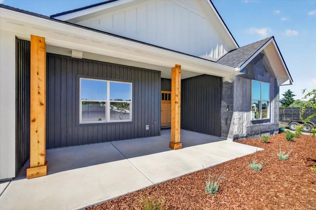 3304 Tree Top Drive, Medford, OR 97504
