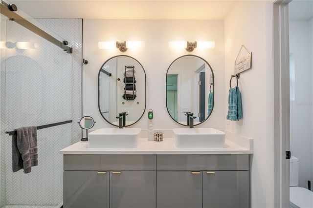 1704 W HANNA AVENUE, Tampa, FL 33604