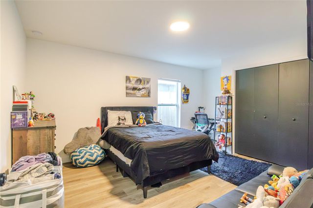 1704 W HANNA AVENUE, Tampa, FL 33604