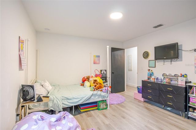 1704 W HANNA AVENUE, Tampa, FL 33604