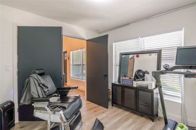 1704 W HANNA AVENUE, Tampa, FL 33604