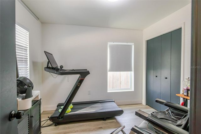 1704 W HANNA AVENUE, Tampa, FL 33604