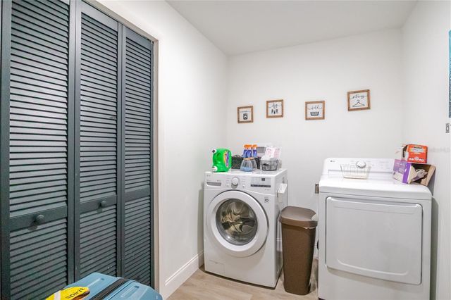 1704 W HANNA AVENUE, Tampa, FL 33604