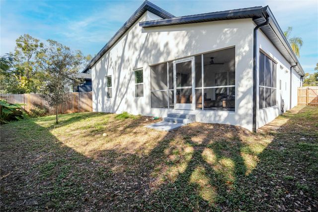 1704 W HANNA AVENUE, Tampa, FL 33604