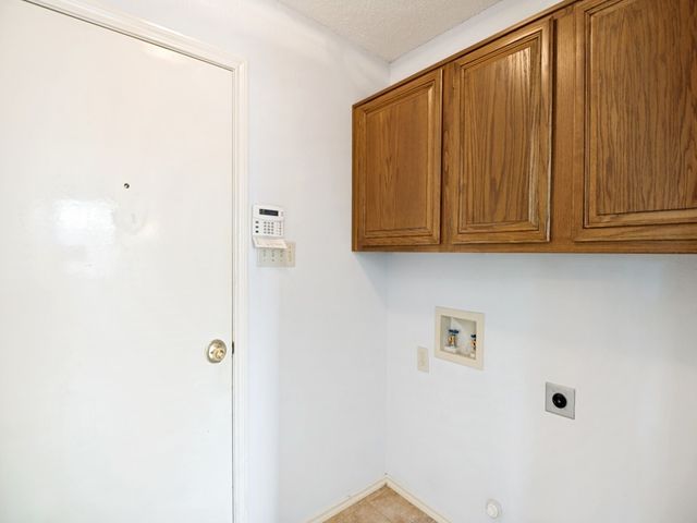 3303 Greenglen Circle, Carrollton, TX 75007