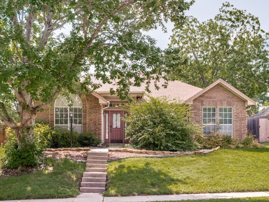 3303 Greenglen Circle, Carrollton, TX 75007