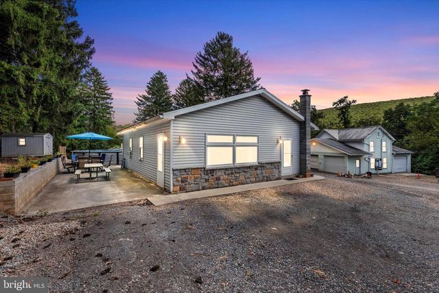 239 HILL ST, Lykens, PA 17048