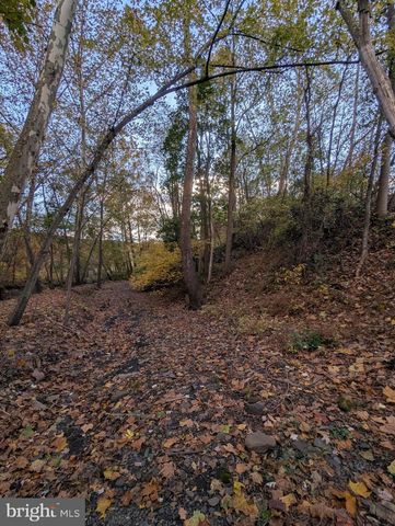 239 HILL ST, Lykens, PA 17048