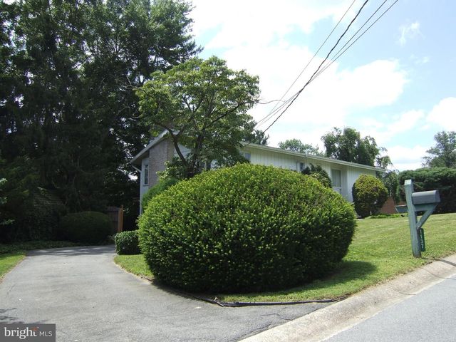 1137 HERMOSA AVE, Lancaster, PA 17601