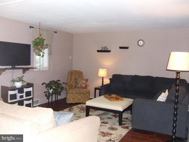 1137 HERMOSA AVE, Lancaster, PA 17601