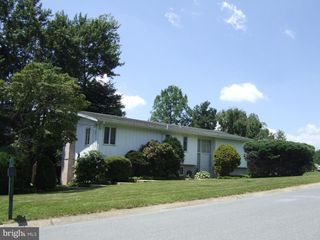 1137 HERMOSA AVE, Lancaster, PA 17601
