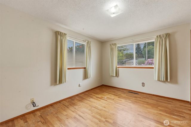 2420 Holly Lane SE, Olympia, WA 98501