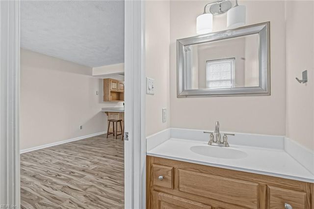 316 Gaylor LN, Newport News, VA 23602