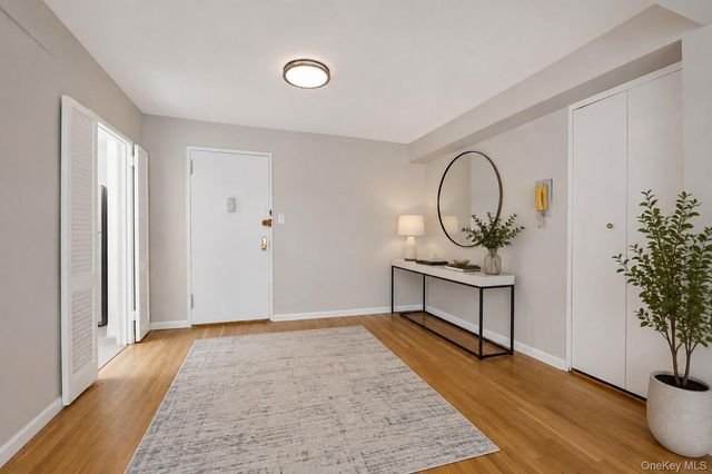142-05 Roosevelt Avenue 320, Flushing, NY 11354