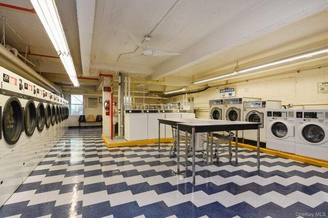 142-05 Roosevelt Avenue 320, Flushing, NY 11354