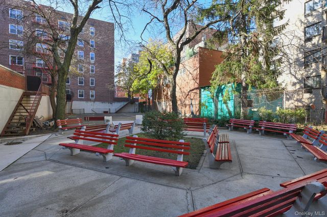 142-05 Roosevelt Avenue 320, Flushing, NY 11354