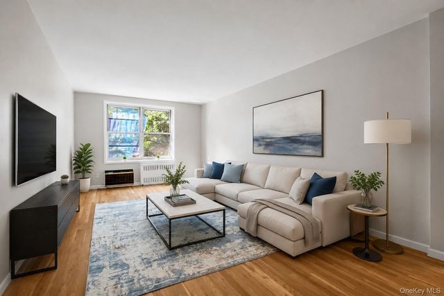142-05 Roosevelt Avenue 320, Flushing, NY 11354