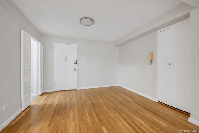 142-05 Roosevelt Avenue 320, Flushing, NY 11354