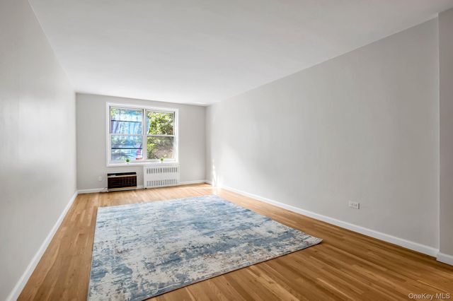 142-05 Roosevelt Avenue 320, Flushing, NY 11354