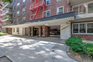 142-05 Roosevelt Avenue 320, Flushing, NY 11354