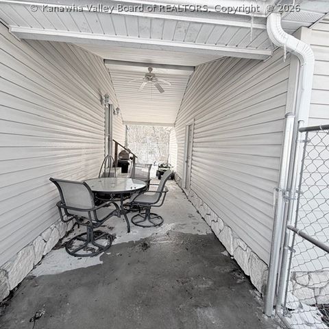 61 Seagull Drive, St Albans, WV 25177