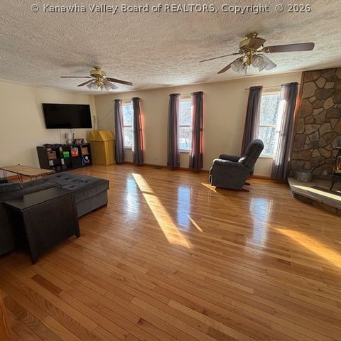 61 Seagull Drive, St Albans, WV 25177