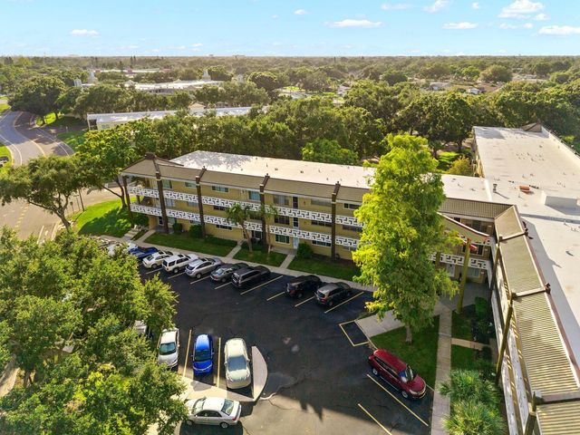 2416 WORLD PARKWAY BOULEVARD 26, Clearwater, FL 33763