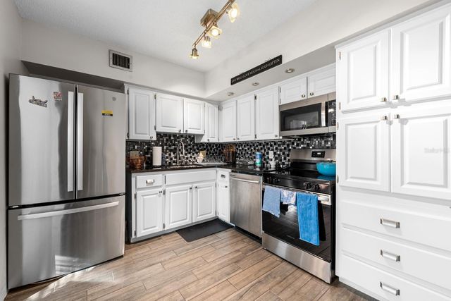 2416 WORLD PARKWAY BOULEVARD 26, Clearwater, FL 33763
