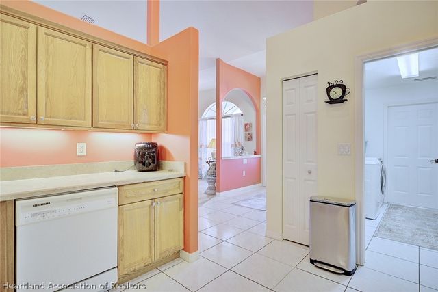 825 Holly Drive, Sebring, FL 33876