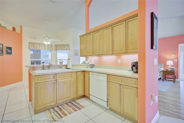 825 Holly Drive, Sebring, FL 33876