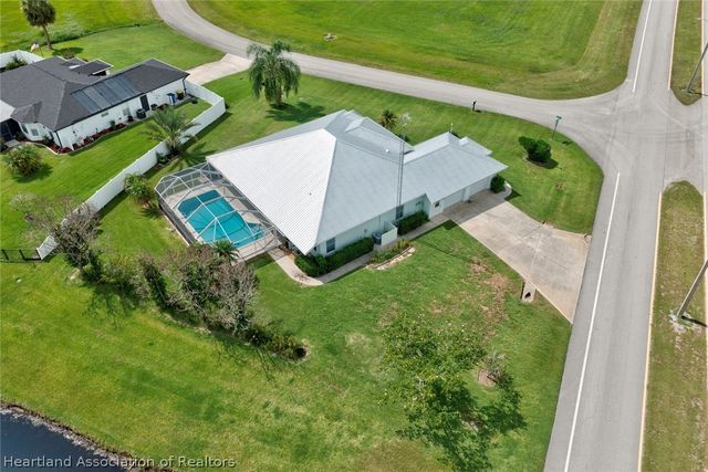 825 Holly Drive, Sebring, FL 33876