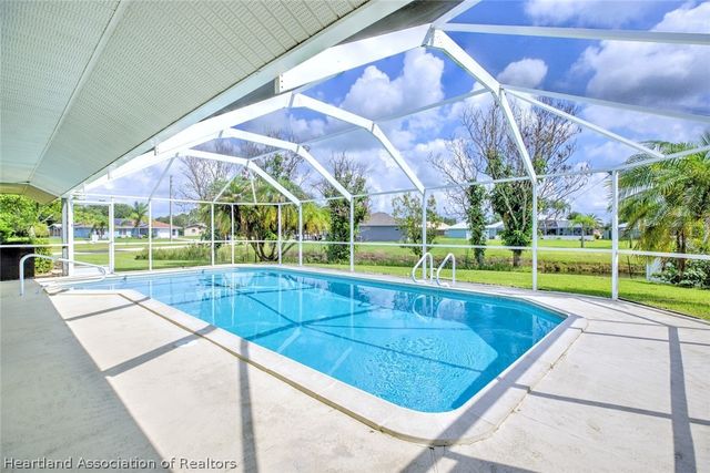 825 Holly Drive, Sebring, FL 33876