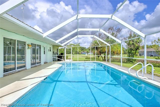 825 Holly Drive, Sebring, FL 33876