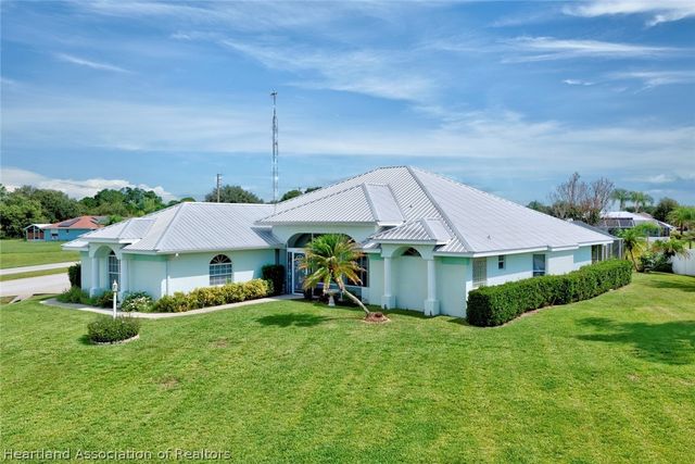 825 Holly Drive, Sebring, FL 33876