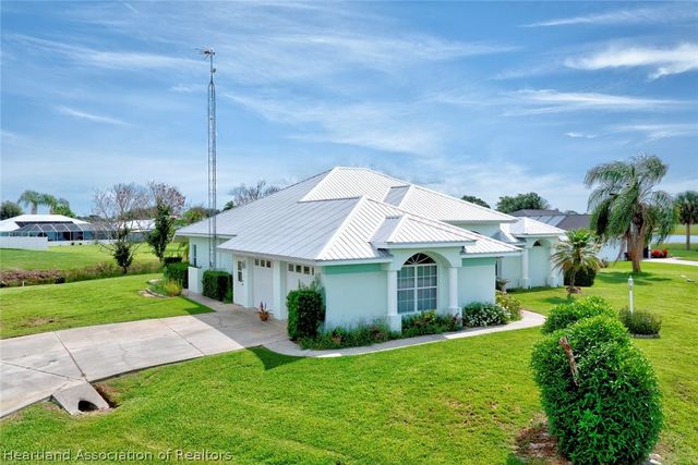 825 Holly Drive, Sebring, FL 33876