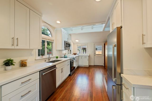 11556 17th Avenue NE, Seattle, WA 98125
