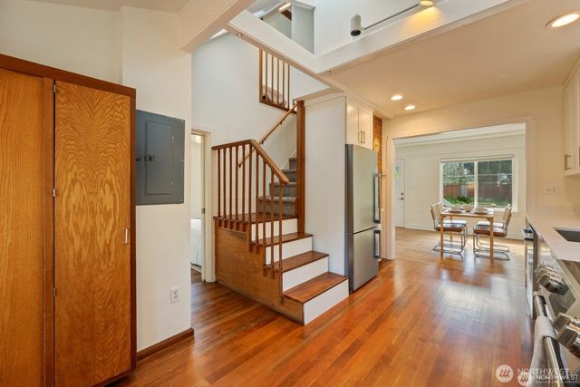 11556 17th Avenue NE, Seattle, WA 98125